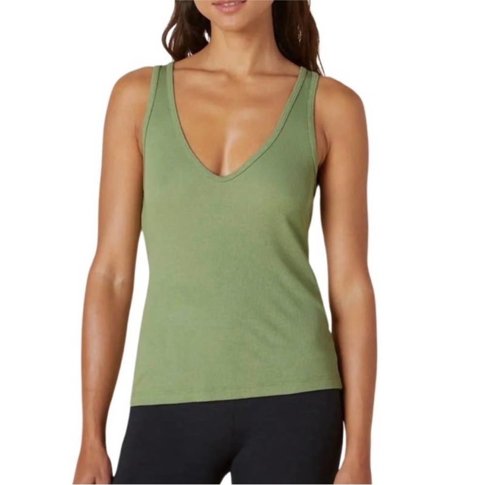 NWT Beyond Yoga Take The Plunge Rosemary‎ Green V-Neck Tank Top Small